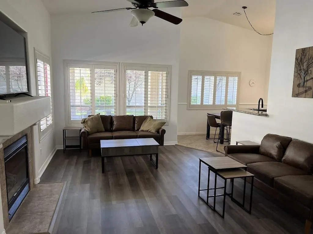 3 Bedroom 2 Bath Oasis In Cozy Neighborhood Λας Βέγκας 0*,  Ηνωμένες Πολιτείες της Αμερικής