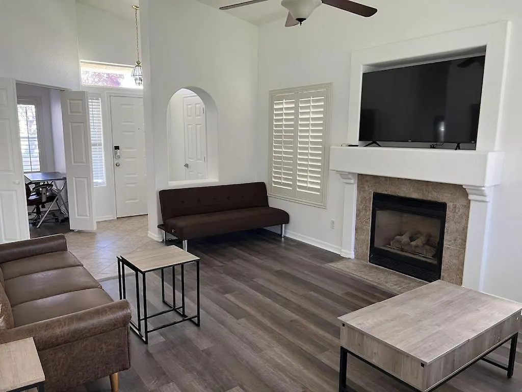 3 Bedroom 2 Bath Oasis In Cozy Neighborhood Λας Βέγκας Διαμέρισμα