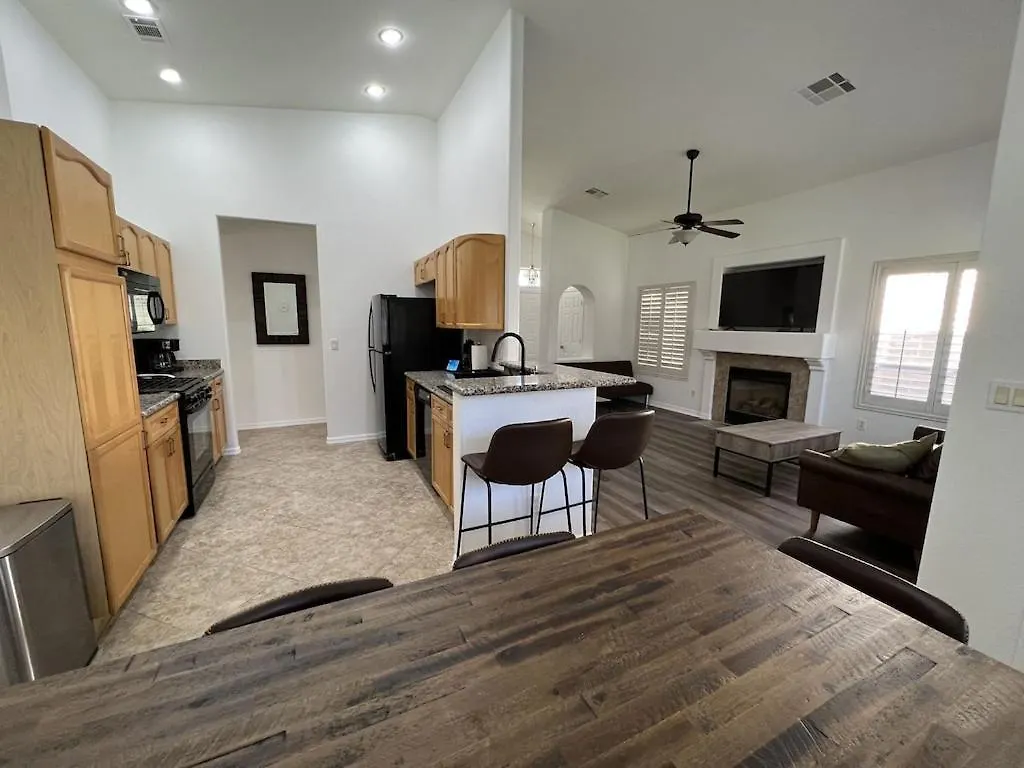 3 Bedroom 2 Bath Oasis In Cozy Neighborhood Λας Βέγκας